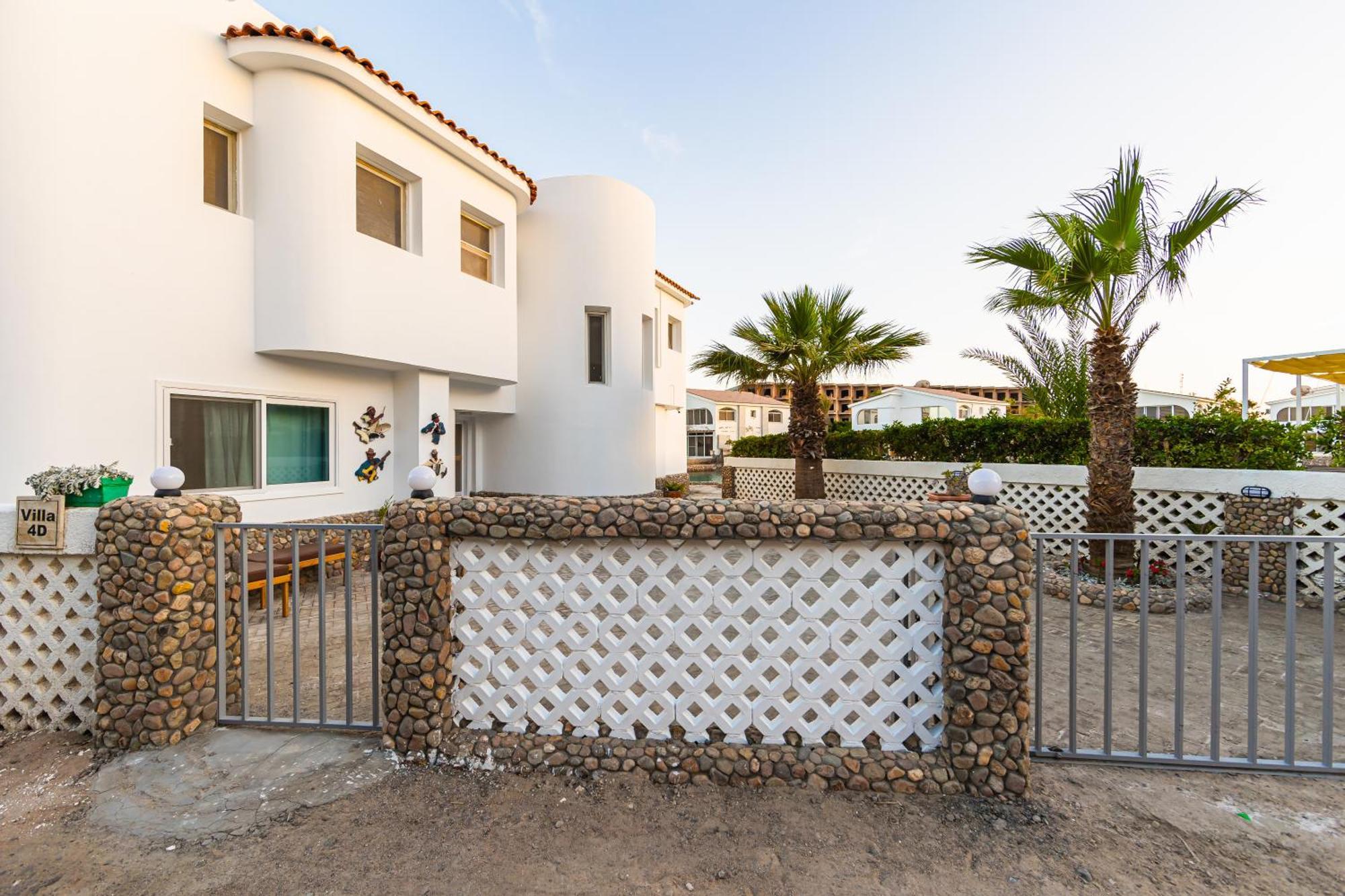 Aden Beach - Sea View Room With Beach Access In Villa Хургада Экстерьер фото