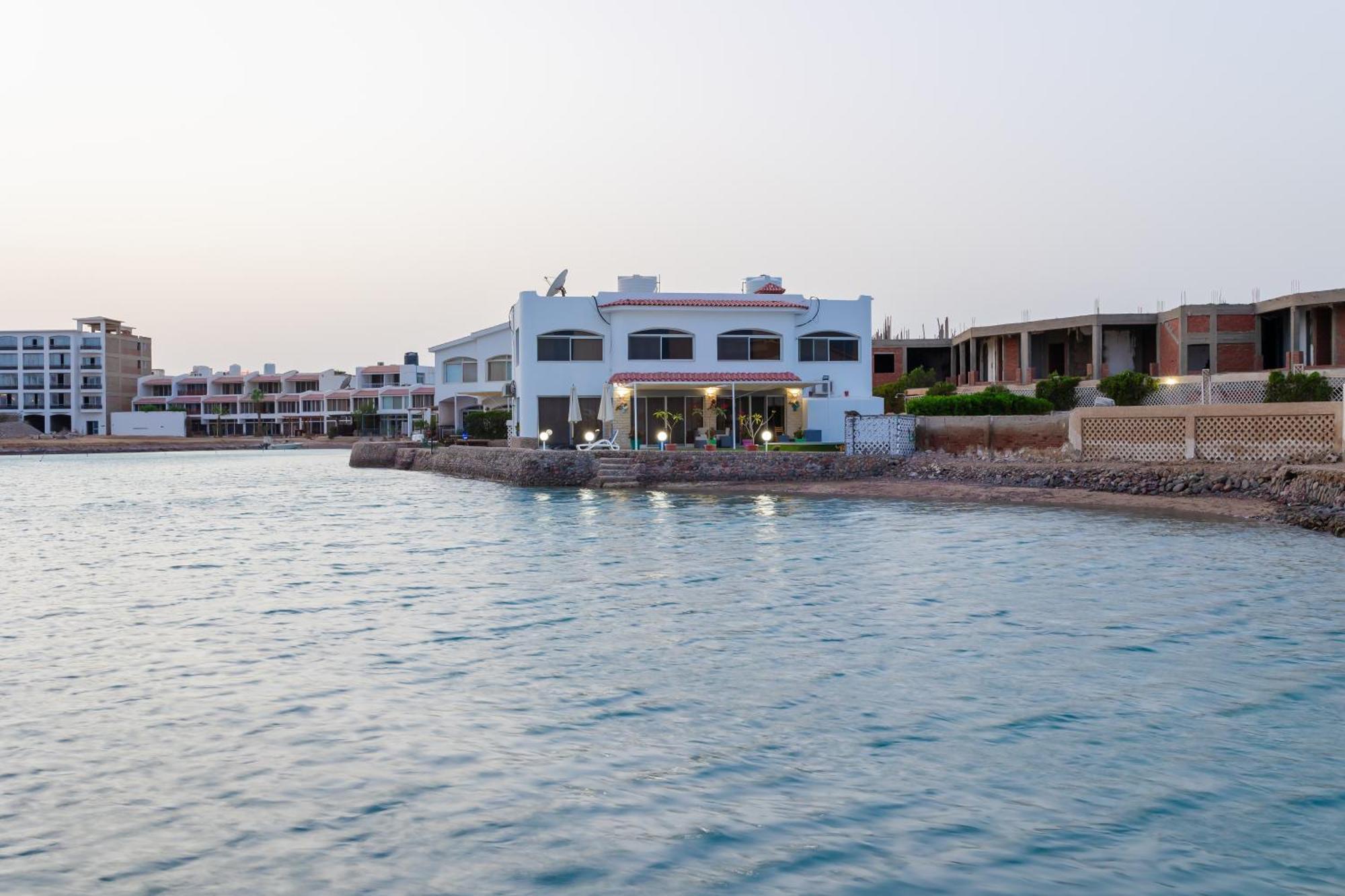 Aden Beach - Sea View Room With Beach Access In Villa Хургада Экстерьер фото