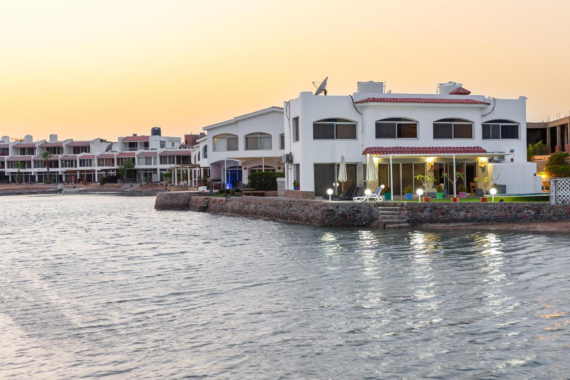 Aden Beach - Sea View Room With Beach Access In Villa Хургада Экстерьер фото